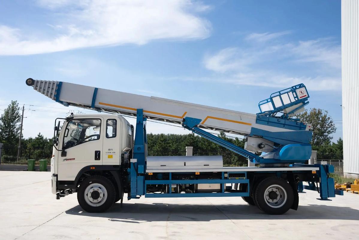 凤阳县云梯上料车租赁费用